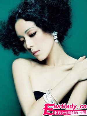 新年款可愛粉紅芭比娃娃妝