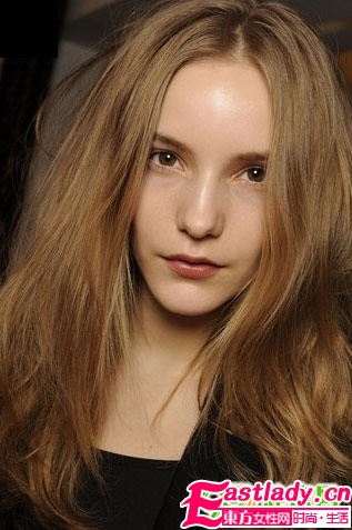 光潔嫩膚 找準(zhǔn)痘痘的四個(gè)成因