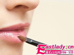 春季護(hù)唇 讓雙唇水潤性感