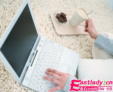 長(zhǎng)期面對(duì)電腦的女性如何護(hù)膚