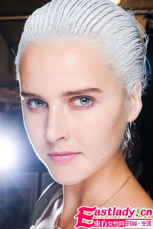 2012春夏潮流 另類新潮彩發(fā)