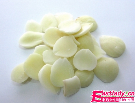 臉上長斑怎么辦 12招祛斑