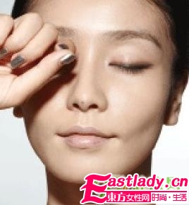 眼睛水腫 輕輕按幾下立馬消除