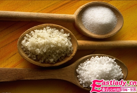 怎樣用鹽美容 鹽洗臉好處多