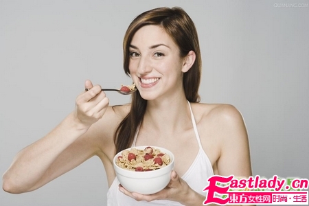 6種頭發(fā)枯黃原因與食療改善