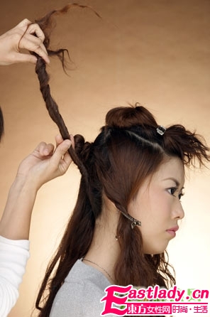 可以瘦臉的盤(pán)發(fā)發(fā)型