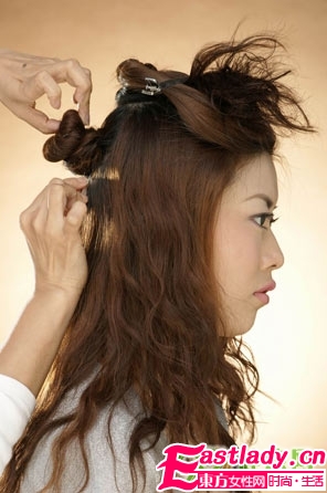 可以瘦臉的盤(pán)發(fā)發(fā)型