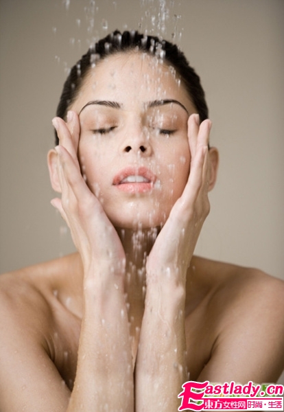 消滅唇角粉刺UP挑花運