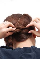 超時尚的麻花辮盤發(fā)