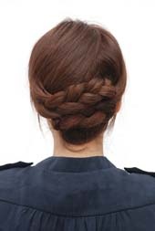 超時(shí)尚的麻花辮盤(pán)發(fā)
