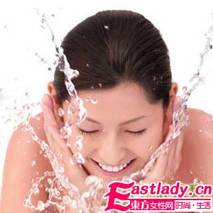 可以抗衰老的洗臉方法步驟圖解