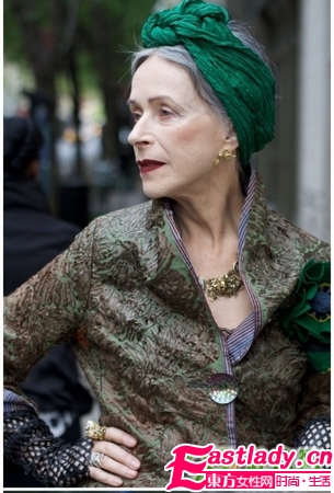 看100歲的阿婆是如何美容的