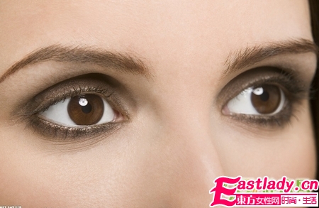 怎么讓眼珠變黑變亮 4個方法