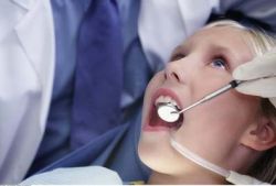 揭密牙周炎的癥狀 一經(jīng)發(fā)現(xiàn)及時治療