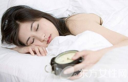 女人失眠的治療方法 試試這5種艾灸法
