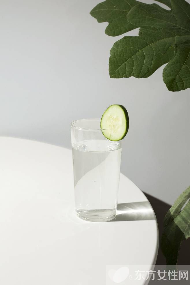 胃酸過多的癥狀 都有什么危害該怎么去治療呢