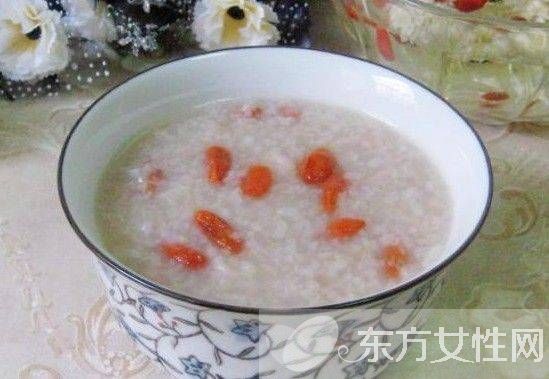六款冬季美容養(yǎng)顏粥 好氣色吃出來