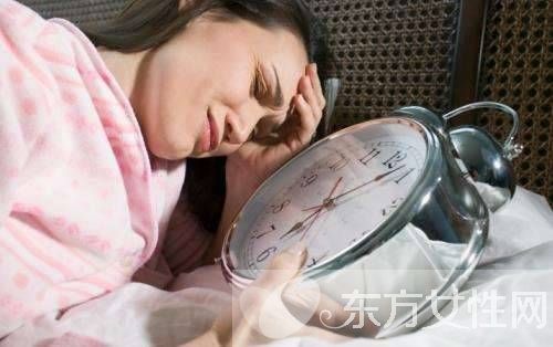 女人失眠的治療方法 試試這5種艾灸法