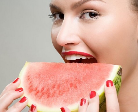 嗓子疼在飲食上注意什么 揭嗓子疼食療偏方