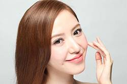 青春痘的治療小偏方 7個(gè)偏方幫你解決面子問題