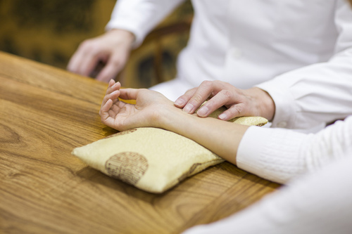 女性尿路感染怎么辦 四個(gè)方面助治愈