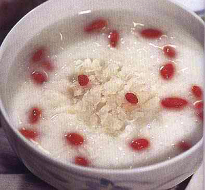 女性冬季美容養(yǎng)顏粥 喝出水嫩女人