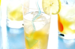 喝檸檬水有什么好處 六大功效你必須知道