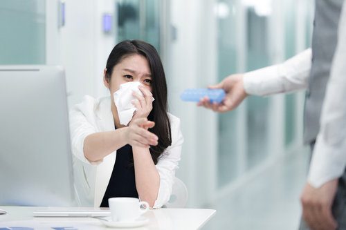 感冒嗓子疼吃什么藥好得快 中成藥物最見效