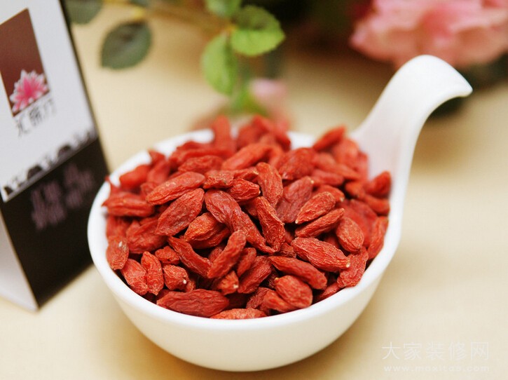 枸杞子泡茶喝有什么好處 揭秘枸杞子泡茶功效