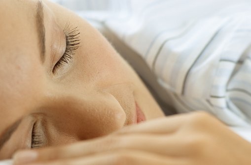 女性失眠多夢怎么辦 應(yīng)該要如何調(diào)理