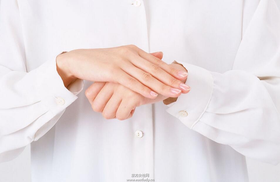 手上脫皮是怎么回事呢 輕松幾招讓你告別脫皮