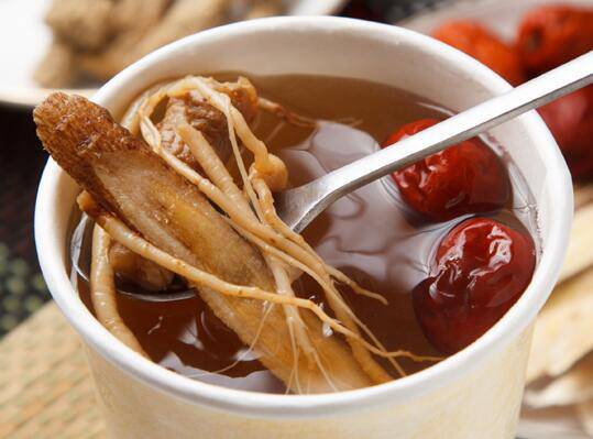 林蛙油的功效與作用 揭林蛙油的營(yíng)養(yǎng)吃法