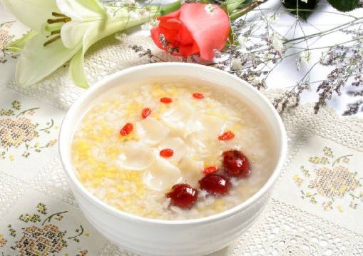 股骨頭壞死四大常見癥狀 9款食療助康復