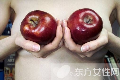 乳房脹痛是怎么回事 乳房脹痛當(dāng)心乳腺癌的發(fā)生