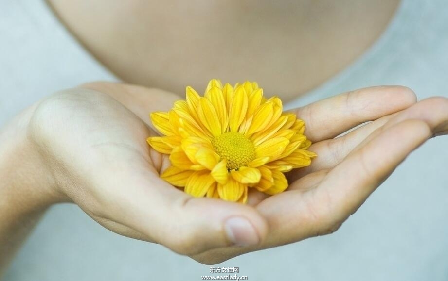 女性尿黃的原因有哪些 從尿的顏色看健康