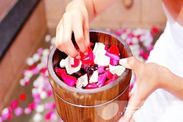 經(jīng)血發(fā)黑是怎么回事 經(jīng)期這11件事千萬(wàn)別做