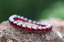 紅石榴石的功效與作用 如何鑒別紅石榴石真假