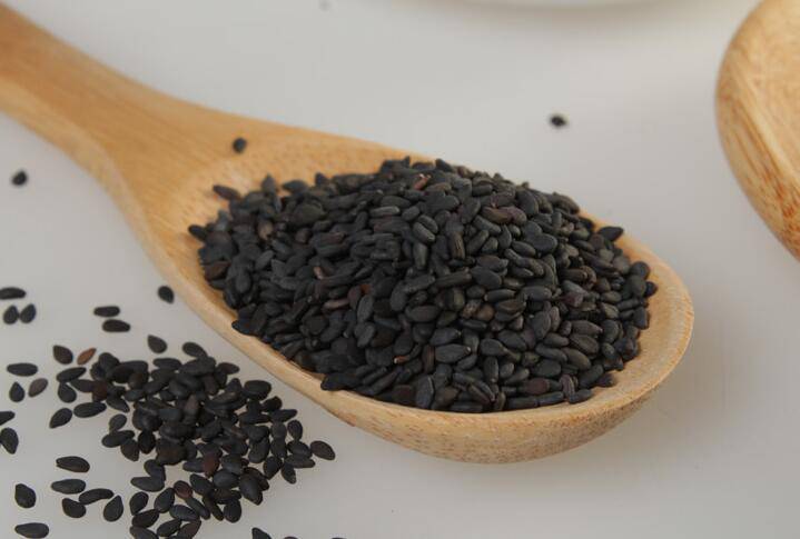 揭黑芝麻的功效與作用 經(jīng)常吃還能延年益壽