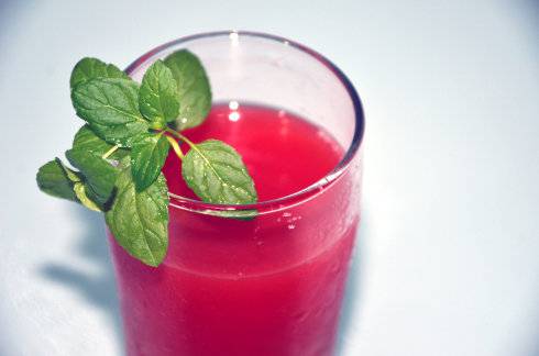 喉嚨發(fā)炎怎么辦 六款食療巧治喉嚨發(fā)炎