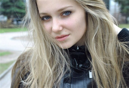 唇色反映你身體健康狀況 嘴唇太干切勿口水舔嘴唇