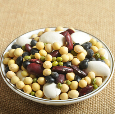 治療脫發(fā) 專家告訴你脫發(fā)吃什么好