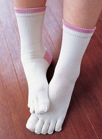 手腳冰涼怎么調(diào)理 夏季手腳冰涼怎么辦