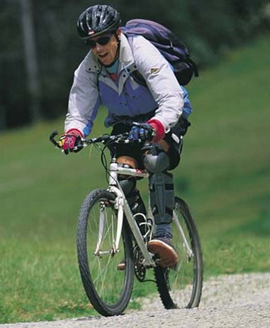 體育養(yǎng)生  低碳 健身騎車上班有妙招