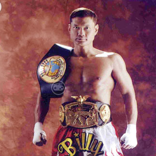 泰拳王雅?？巳R30秒鐘KO中國選手流血