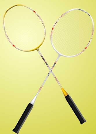 怎樣打羽毛球 注意打羽毛球?qū)ι眢w的危害