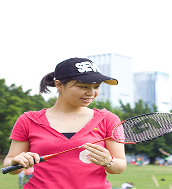 女性打羽毛球有哪些好處 初學者的技巧