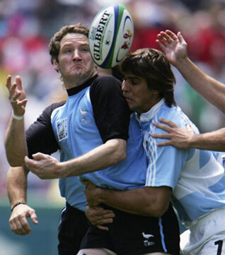 橄欖球戰(zhàn) 橄欖球戰(zhàn)術(shù)術(shù)之一拋傳保護(hù)