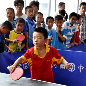 乒乓球練習(xí) 兒童乒乓球單球練習(xí)的基本方法