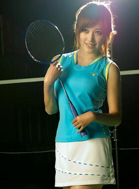 怎樣打羽毛球 冬季打羽毛球的注意事項(xiàng)