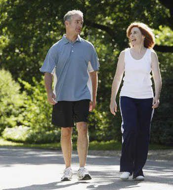 這樣走路就可以達(dá)到健身效果 不用去健身房啦